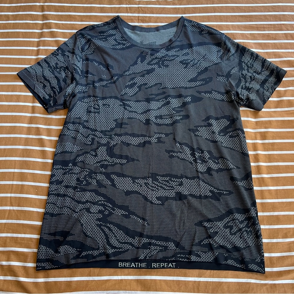 Lululemon perforated Tokyo metal vent short sleeve